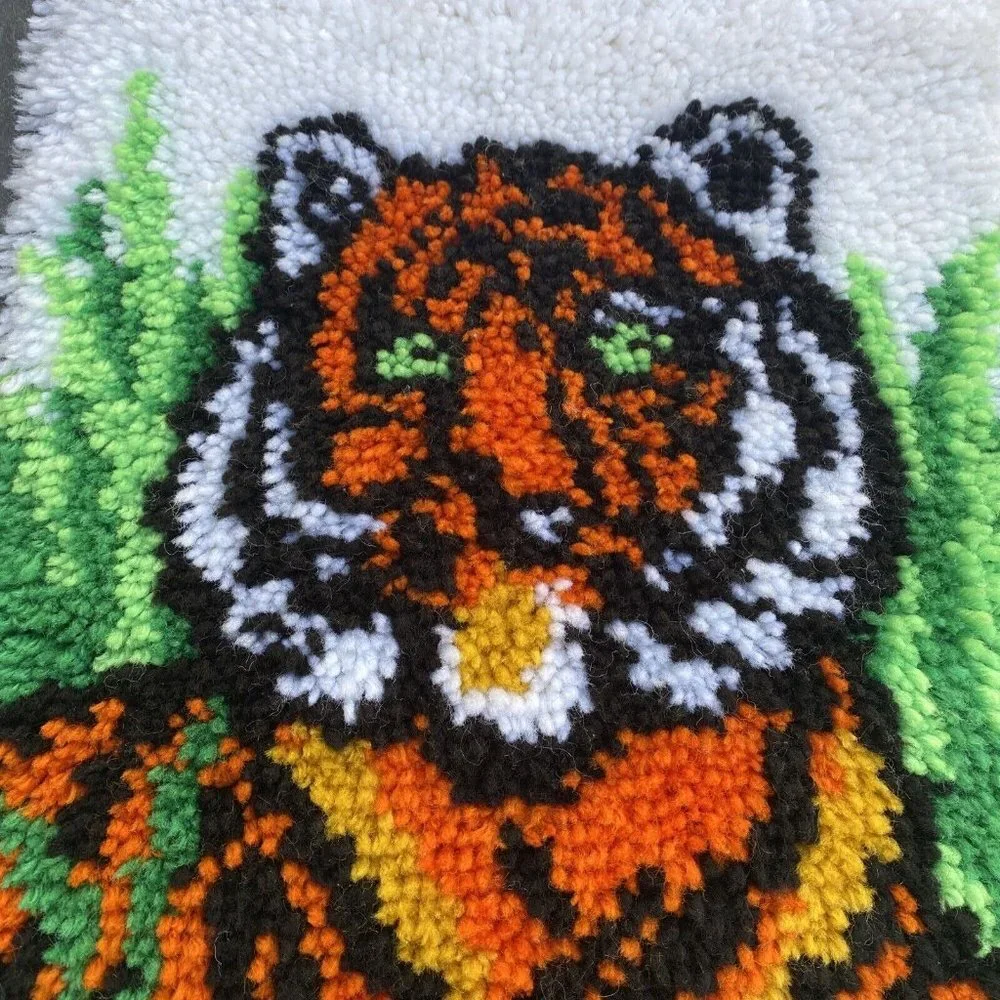 Vintage 70s MCM Handmade Tiger Latch Hook Yarn Wall Rug Tapestry Tiger 21” X 15”